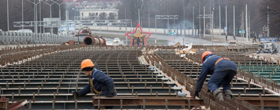 На стройки Московской области завезут 10.000 трудовых мигрантов
