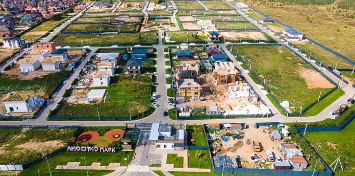 Жизнь в коттеджном поселке: соседи важнее площади