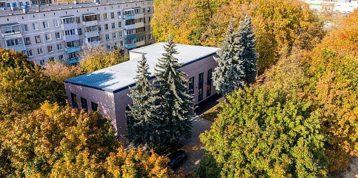 Плюсы и минусы аренды загородного офиса: руководство для удалённых команд