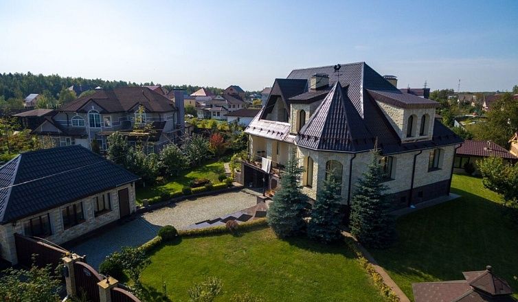 Как женский аудит загородных домов спасает семьи от неликвидных активов